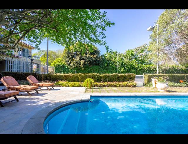 5 BEDROOM FREEHOLD SOLD IN RONDEBOSCH
